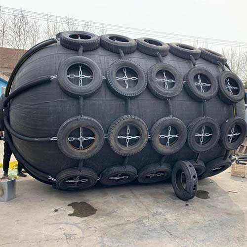 碼頭用聚氨酯實心填充護舷 聚氨酯噴涂機(圖1) 碼頭用聚氨酯實心填充護舷案例