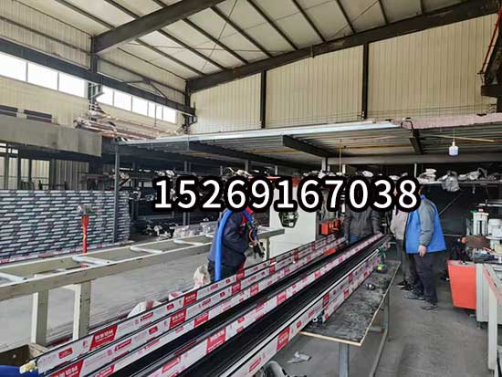 斷橋鋁型材腔體填充聚氨酯發泡機(圖5) T40D中間打孔的鋁型材發泡設備案例